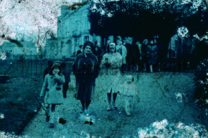 Série From a collection. 50x75 cm. Photographie d'après diapositive et film peint.